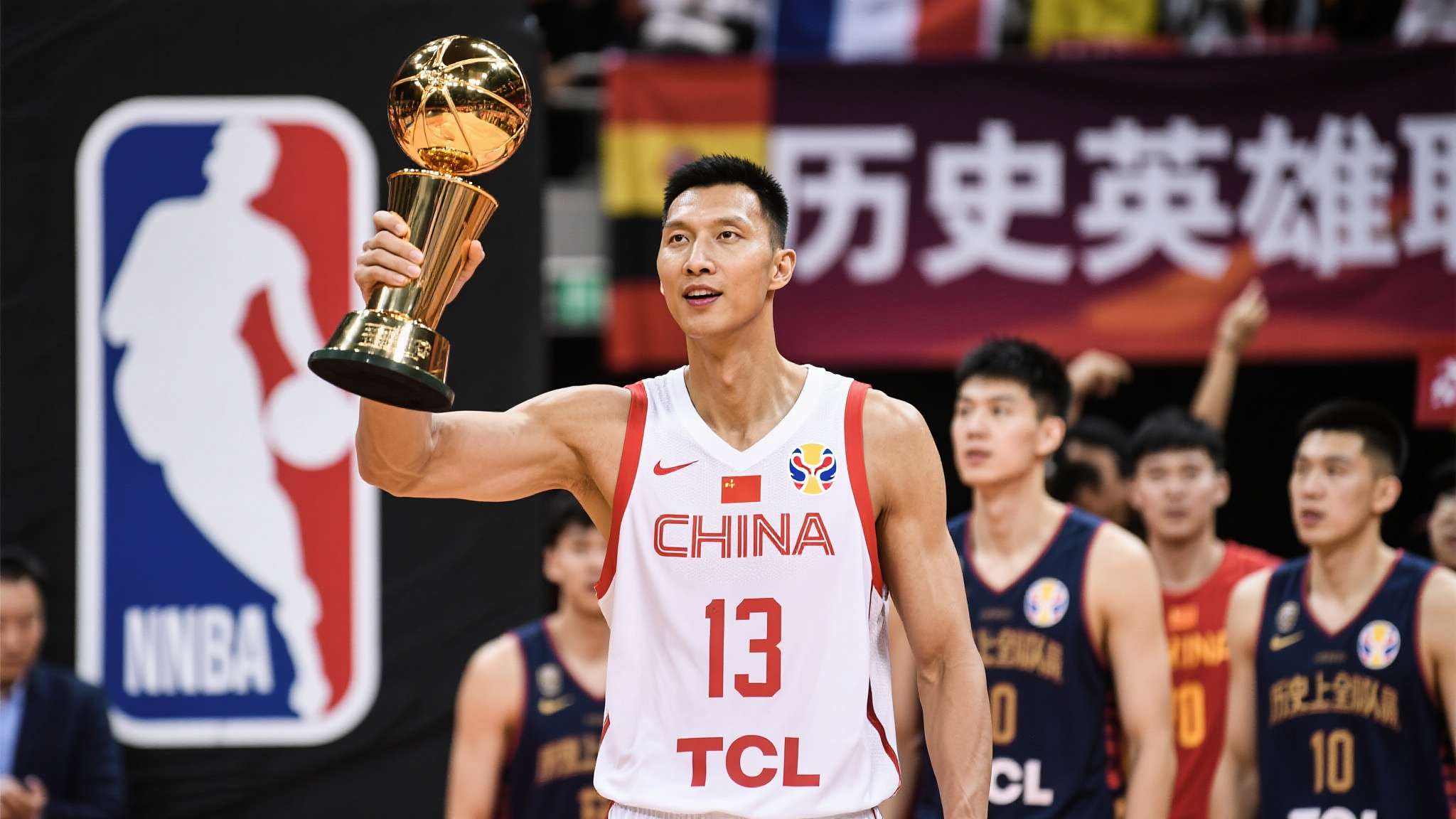 谁在nba单场得到81分 除了自身条件,还有一个关键变量就是市场需求。在不同国家内,对本土英雄高度推崇,使